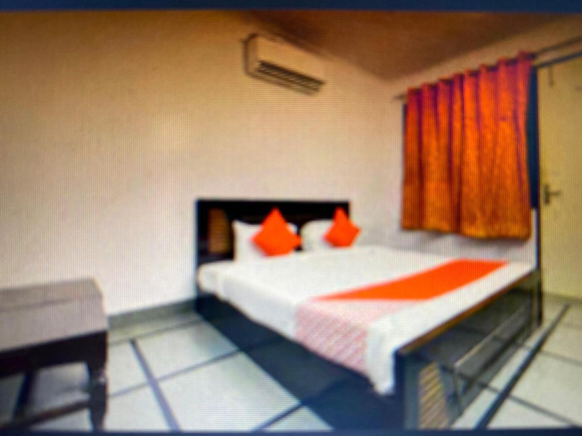 Hotel O Prayag Villa Allāhābād Junction Exteriör bild